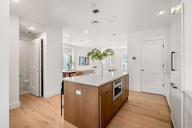 14 Elm 14, Newton, MA 02465