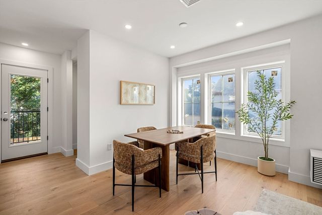 14 Elm 14, Newton, MA 02465