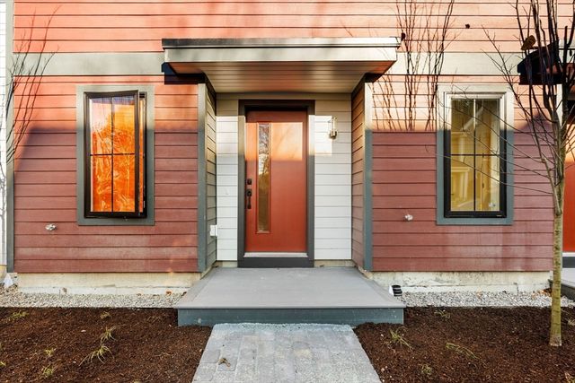 14 Elm 14, Newton, MA 02465