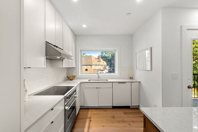 14 Elm 14, Newton, MA 02465