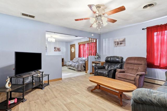 313 E NORTH LAKE STREET, Hancock, WI 54943