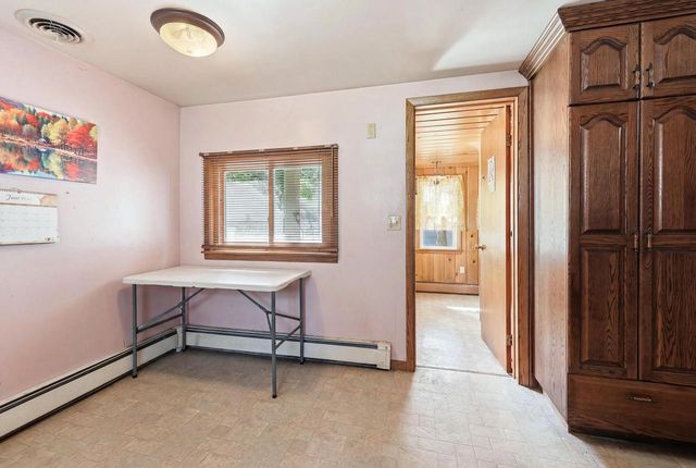 313 E NORTH LAKE STREET, Hancock, WI 54943