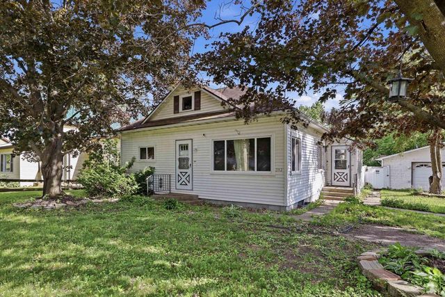313 E NORTH LAKE STREET, Hancock, WI 54943