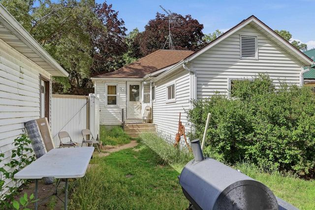 313 E NORTH LAKE STREET, Hancock, WI 54943