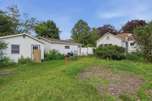 313 E NORTH LAKE STREET, Hancock, WI 54943