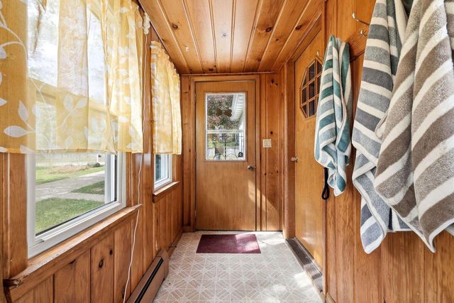 313 E NORTH LAKE STREET, Hancock, WI 54943