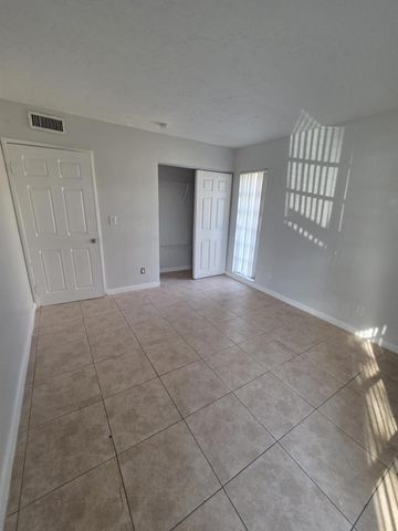 7003 NW 79th Street, Tamarac, FL 33321