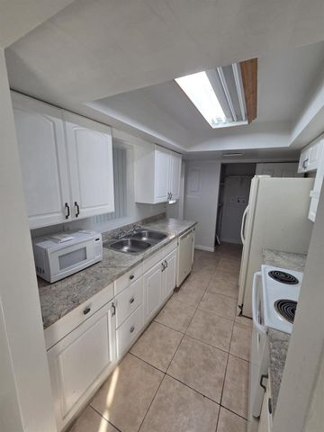 7003 NW 79th Street, Tamarac, FL 33321