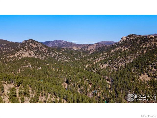 105 Fox Creek Road, Glen Haven, CO 80532