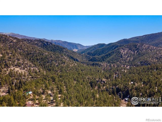 105 Fox Creek Road, Glen Haven, CO 80532