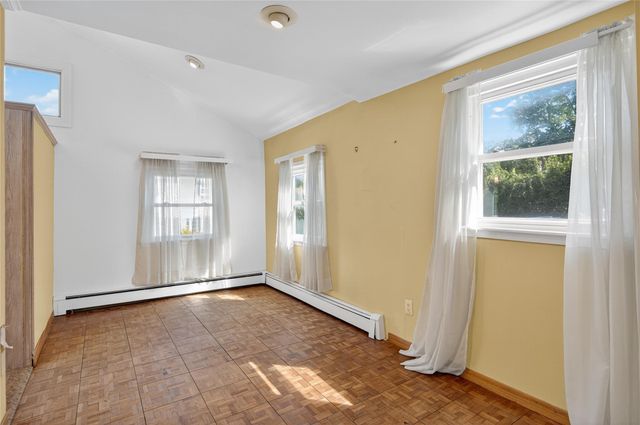 8 Lovers Lane, Huntington, NY 11743