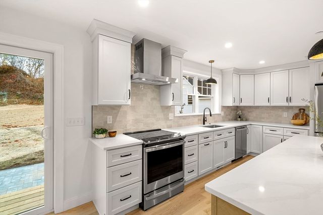 9 Sylvan Hill Crossing, Haverhill, MA 01830