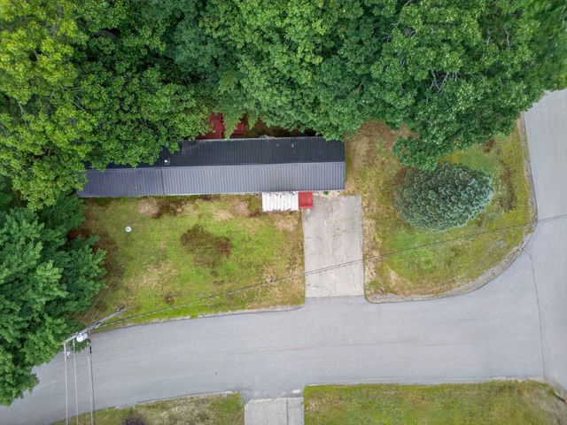 19 Village Drive, Raymond, NH 03077