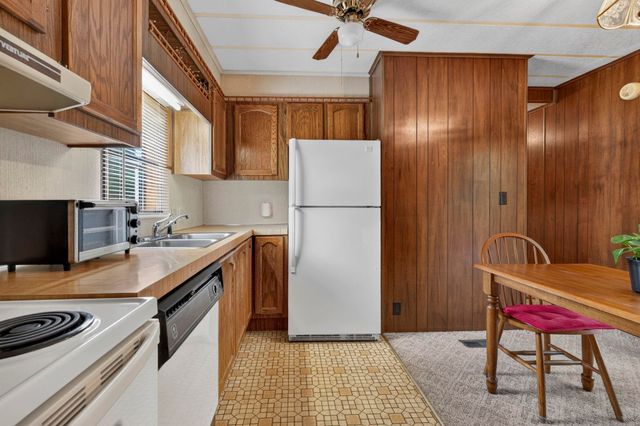 19 Village Drive, Raymond, NH 03077