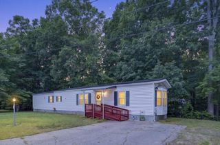 19 Village Drive, Raymond, NH 03077