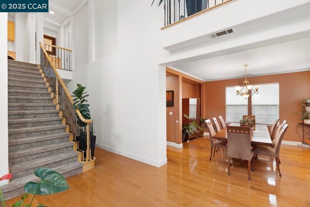 995 Rosehedge Ct, Concord, CA 94521