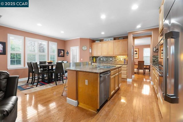 995 Rosehedge Ct, Concord, CA 94521