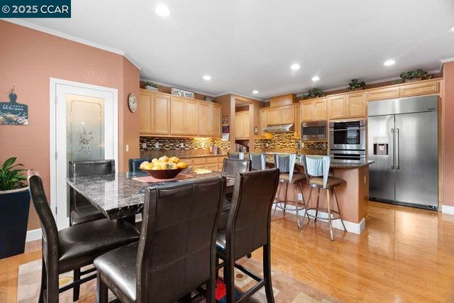 995 Rosehedge Ct, Concord, CA 94521