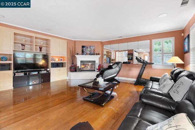 995 Rosehedge Ct, Concord, CA 94521