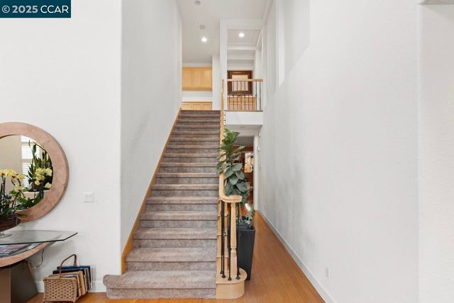 995 Rosehedge Ct, Concord, CA 94521