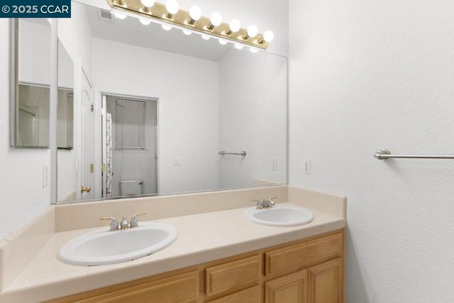 995 Rosehedge Ct, Concord, CA 94521