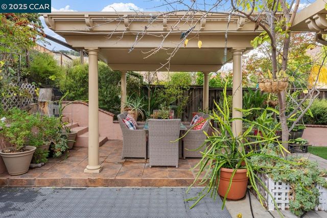 995 Rosehedge Ct, Concord, CA 94521