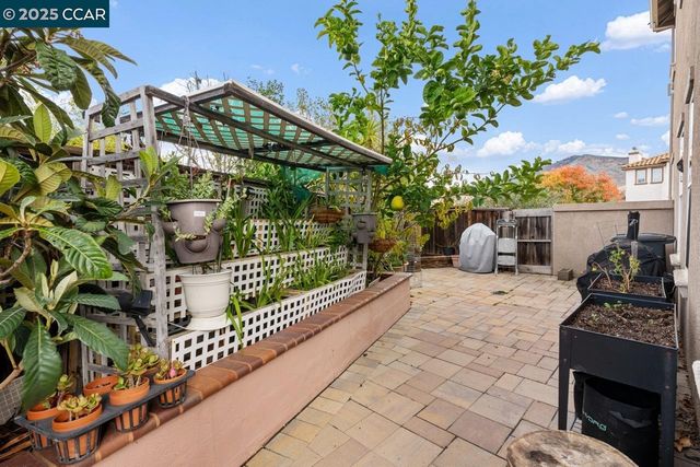 995 Rosehedge Ct, Concord, CA 94521