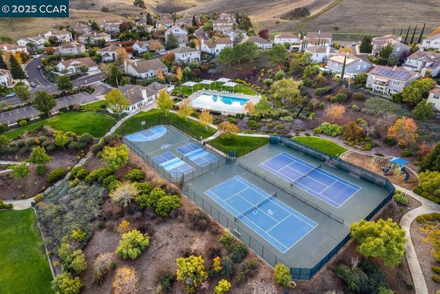 995 Rosehedge Ct, Concord, CA 94521