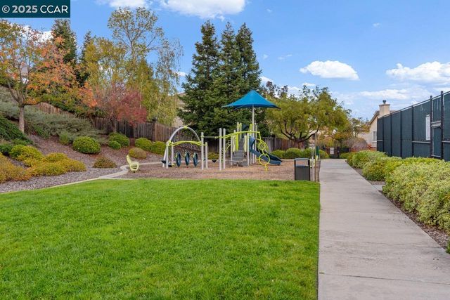 995 Rosehedge Ct, Concord, CA 94521