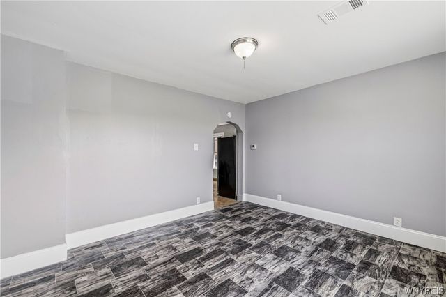 389 Military Road, Buffalo, NY 14207