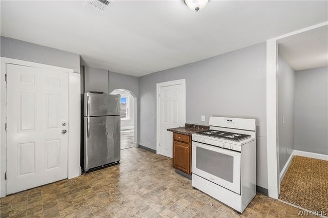389 Military Road, Buffalo, NY 14207