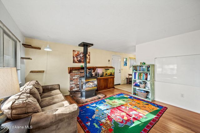 1684 Bayview Rd, Athol, ID 83801