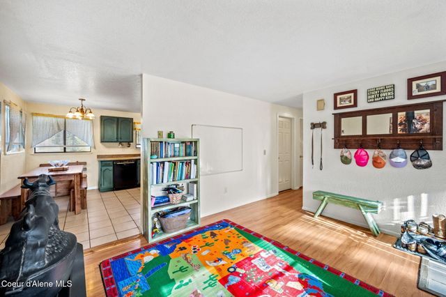 1684 Bayview Rd, Athol, ID 83801