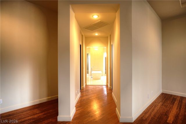 7518 Yonie Court, Las Vegas, NV 89117