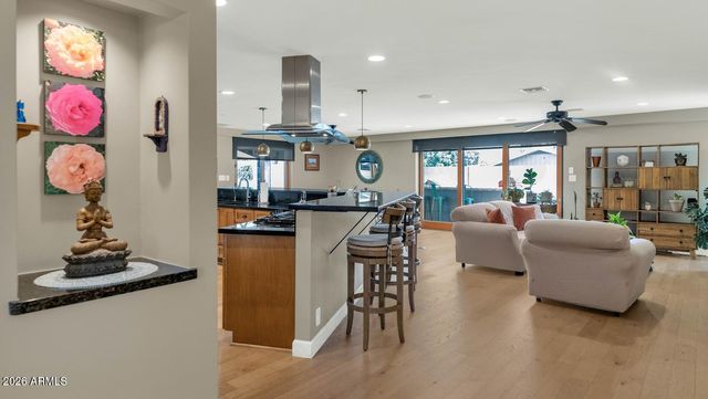 323 W BUTLER Drive, Phoenix, AZ 85021