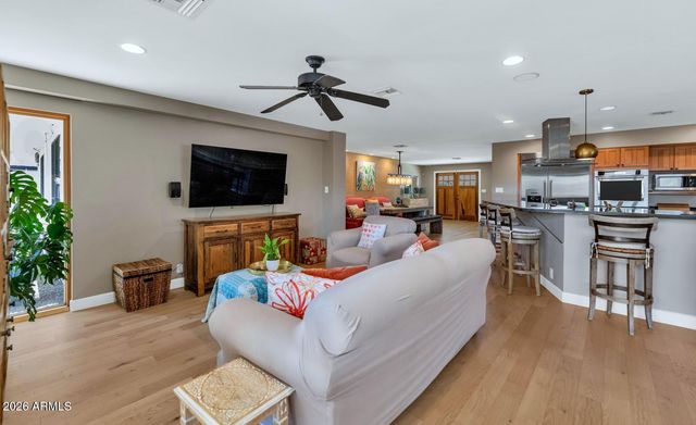 323 W BUTLER Drive, Phoenix, AZ 85021