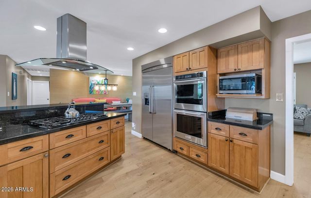 323 W BUTLER Drive, Phoenix, AZ 85021