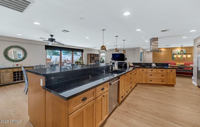 323 W BUTLER Drive, Phoenix, AZ 85021