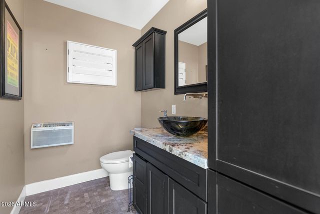 323 W BUTLER Drive, Phoenix, AZ 85021