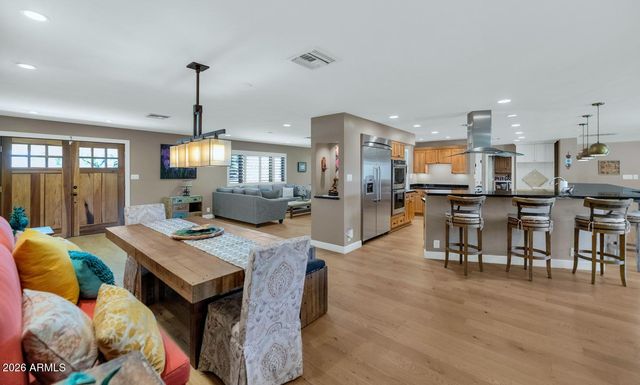 323 W BUTLER Drive, Phoenix, AZ 85021