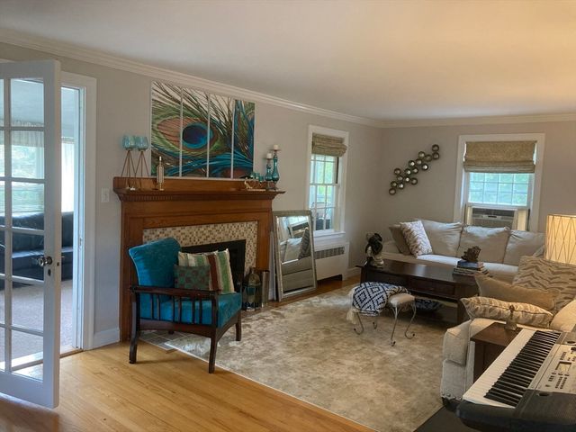 16 Pine Street, Natick, MA 01760