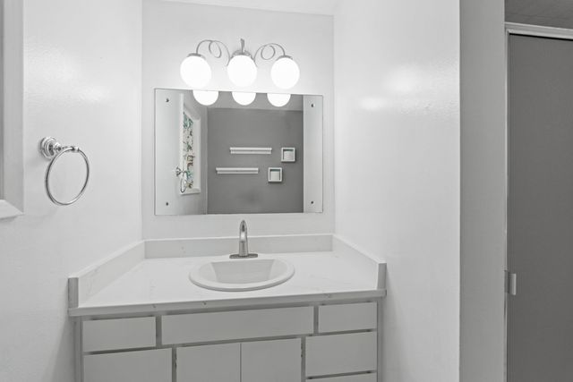 11622 N Fairwood Dr, Spokane, WA 99218