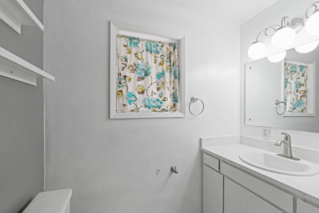 11622 N Fairwood Dr, Spokane, WA 99218