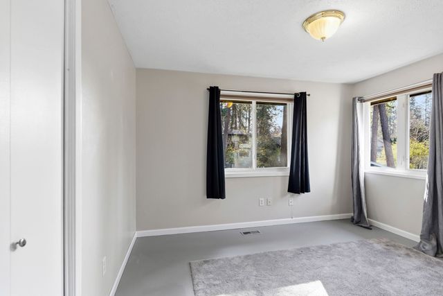 11622 N Fairwood Dr, Spokane, WA 99218