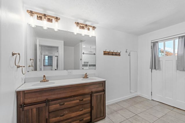 11622 N Fairwood Dr, Spokane, WA 99218