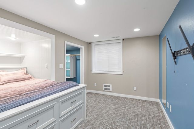 11622 N Fairwood Dr, Spokane, WA 99218