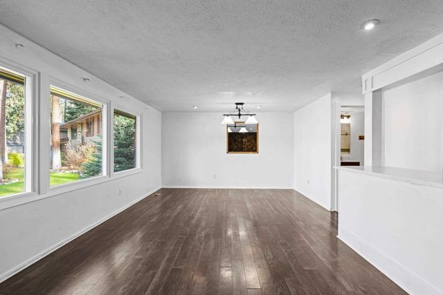 11622 N Fairwood Dr, Spokane, WA 99218