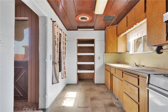 31011 Aleppo Lane, Newberry Springs, CA 92365