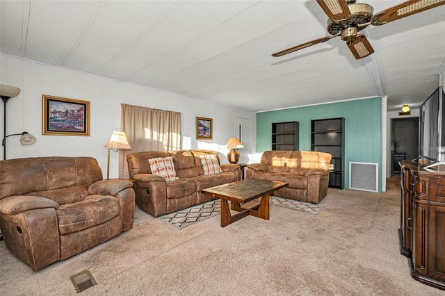 3318 CARNATION LANE, Zephyrhills, FL 33541