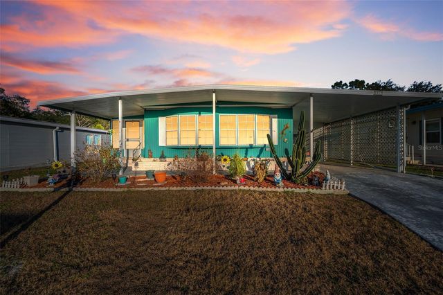 3318 CARNATION LANE, Zephyrhills, FL 33541